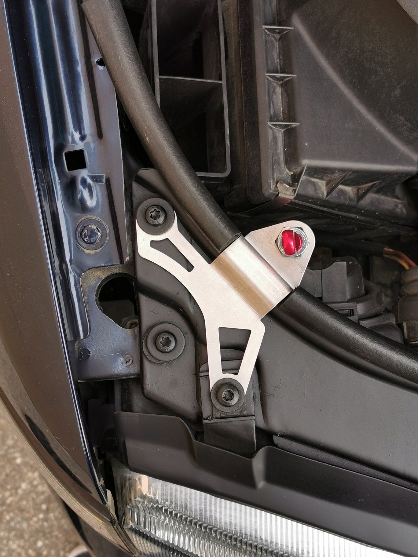 mounting bracket "clubsport" for quick release hood fasteners - Audi A4 B5 - front mount of bonnet