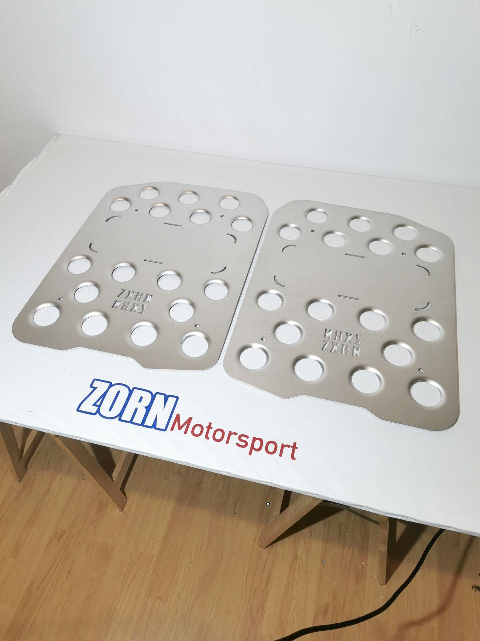 extremely rigid "racing foot rest" (floor mats) - 3mm aluminum - Volkswagen Golf Mk2