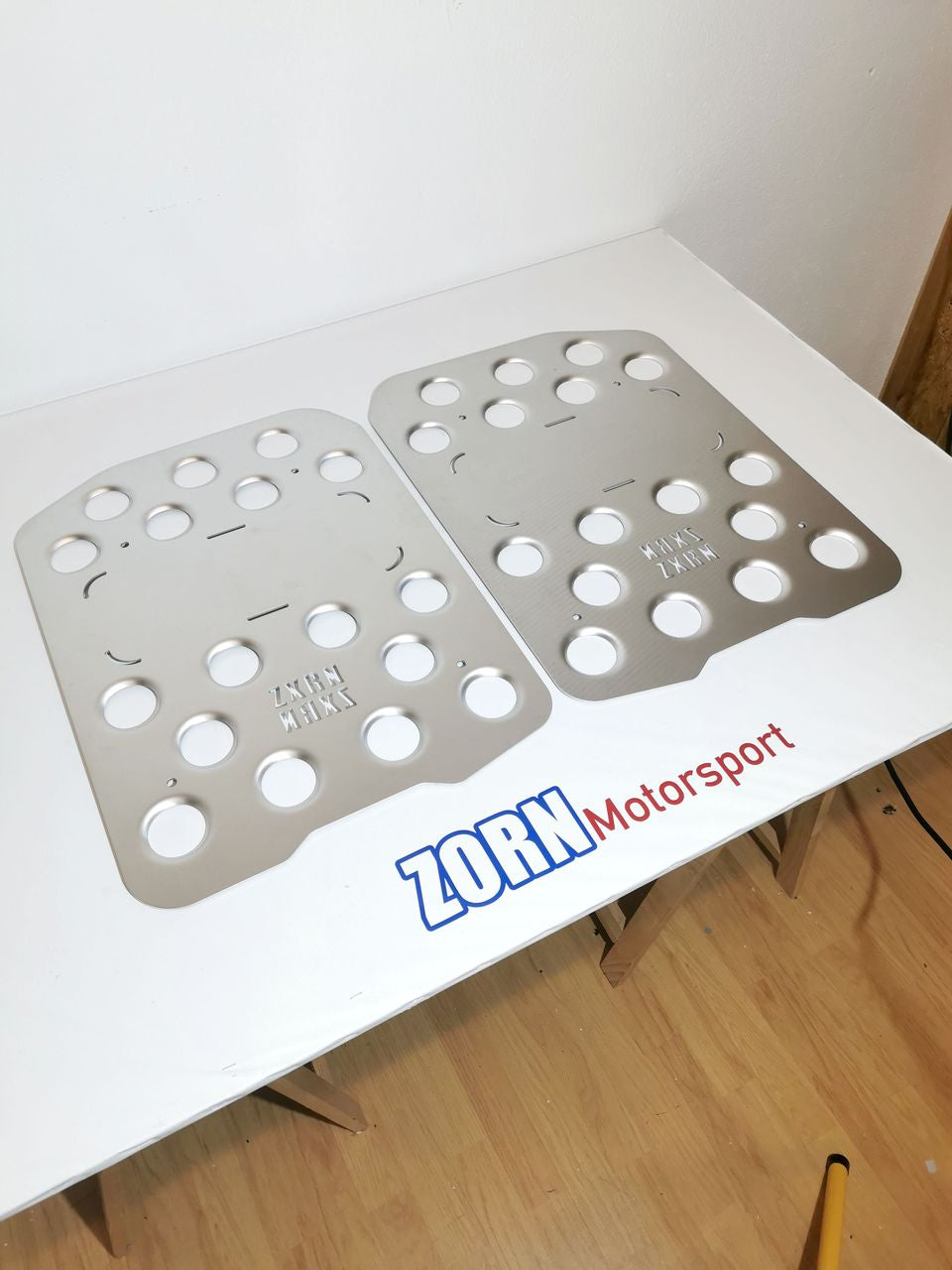extremely rigid "racing foot rest" (floor mats) - 3mm aluminum - Volkswagen Golf Mk2