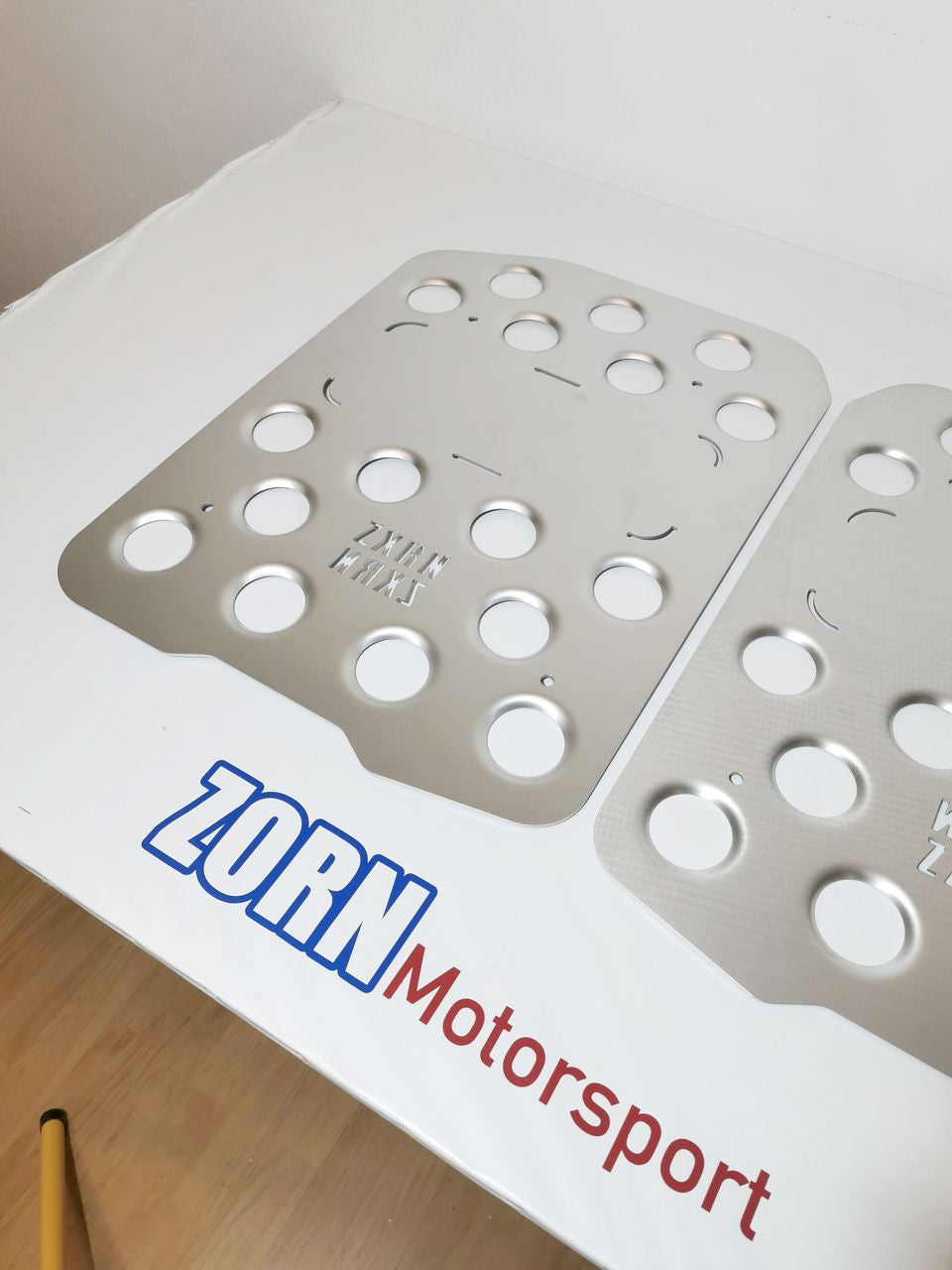 extremely rigid "racing foot rest" (floor mats) - 3mm aluminum - Volkswagen Golf Mk2