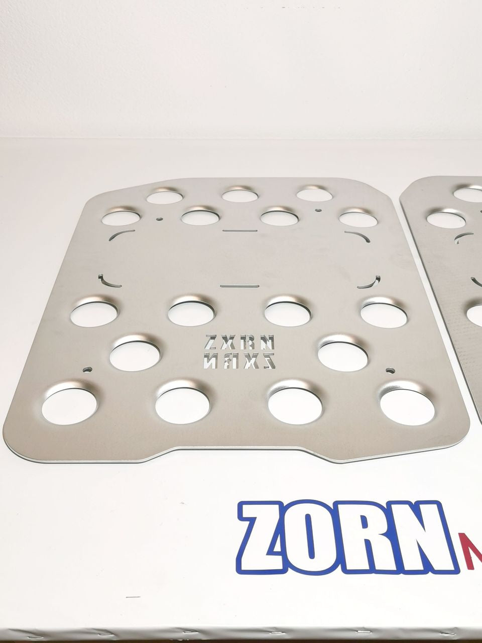 extremely rigid "racing foot rest" (floor mats) - 3mm aluminum - Volkswagen Golf Mk2