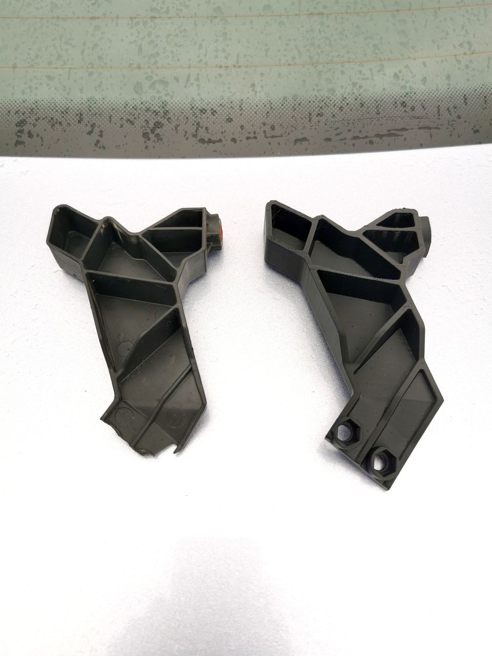 reproduction of mounting bracket 4A1 805 294 B for wiper cover - Audi 100 C4 / A6 C4