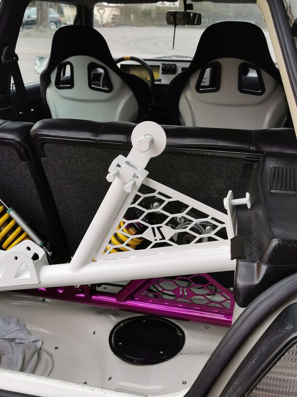 "Push-rod" damper mount conversion kit for VW Golf 2 rear axle