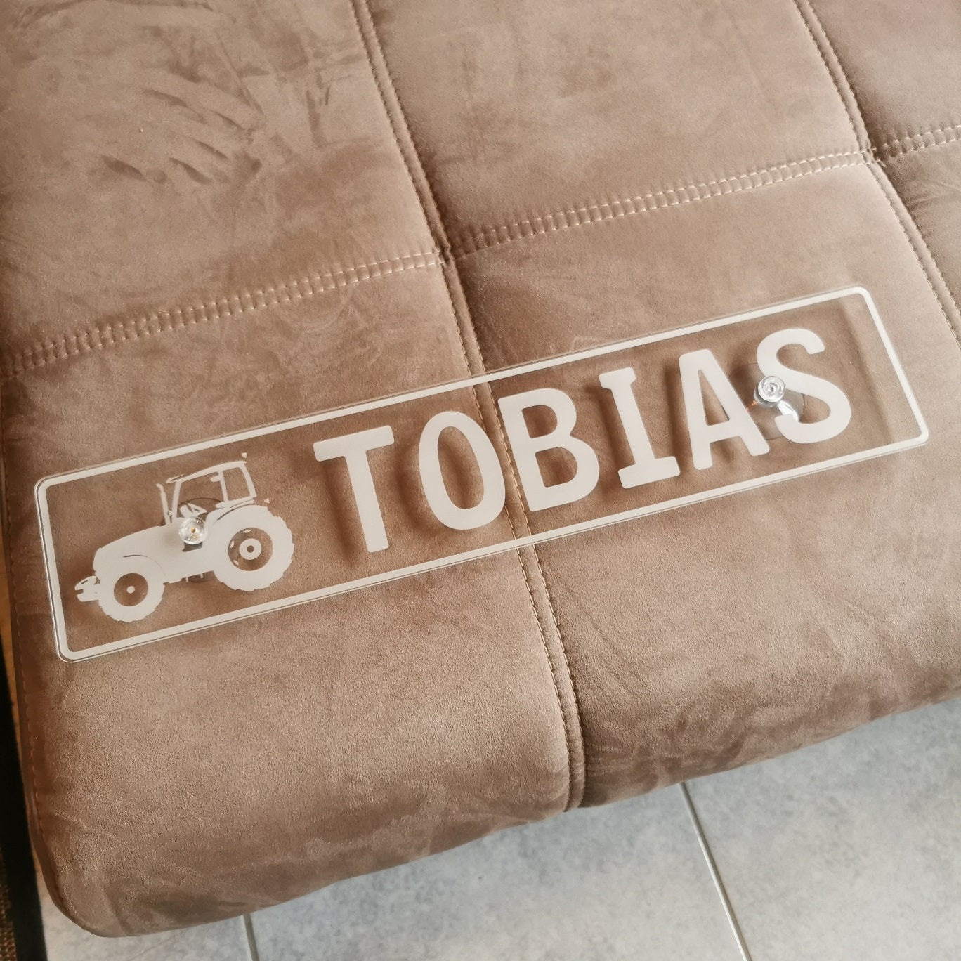 Plexiglas® Schild mit Traktor und Name (personalisiert)