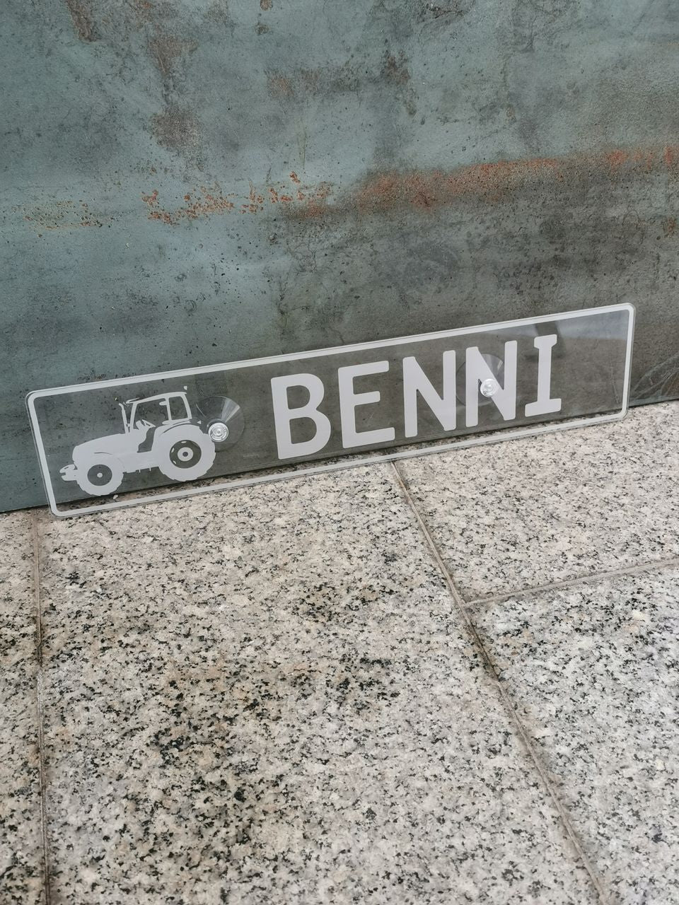 Plexiglas® Schild mit Traktor und Name (personalisiert)